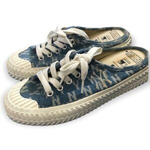 MLB New York Yankees logo slip on shoes size 8 blue white